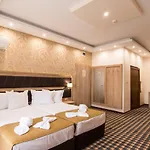 Kompleks Raiski Kat Motel 3*