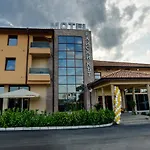 Kompleks Raiski Kat Motell