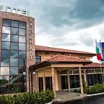 Motell Kompleks Raiski Kat