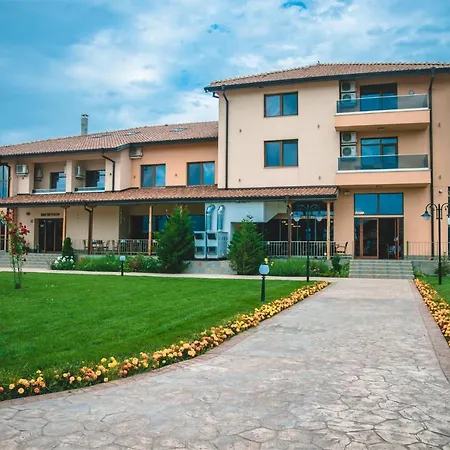 Motel Kompleks Raiski Kat