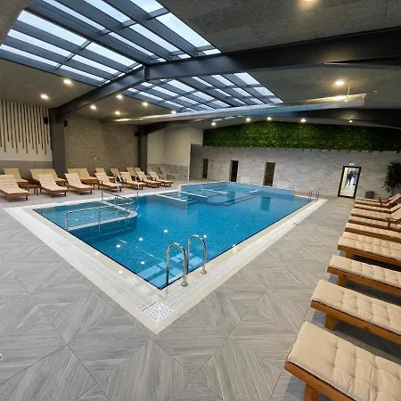 Kompleks Raiski Kat 汽车旅馆 3*