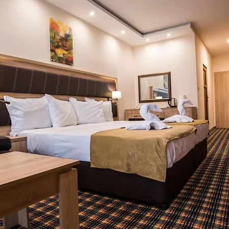 Kompleks Raiski Kat 汽车旅馆 3*