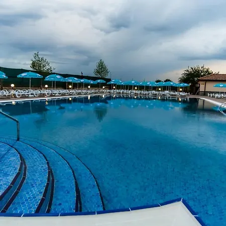 Kompleks Raiski Kat Motel