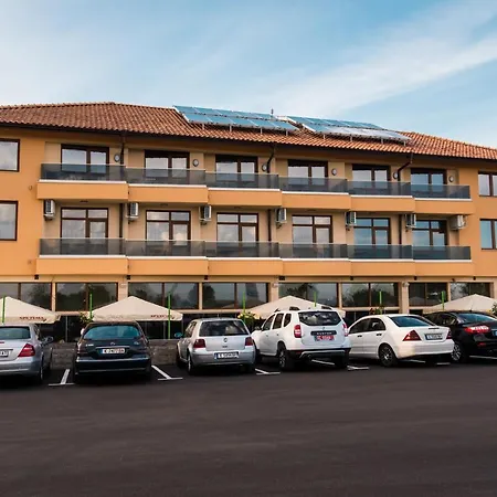 Motel Kompleks Raiski Kat