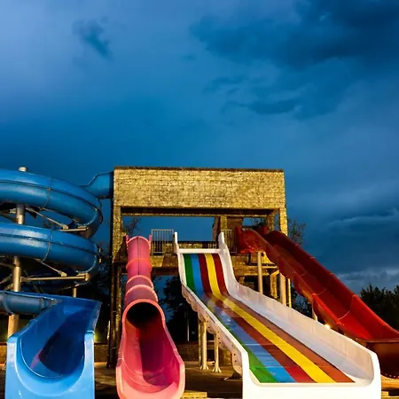 Motel Kompleks Raiski Kat