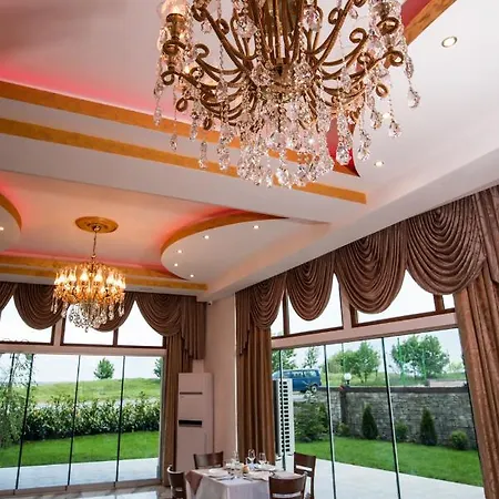 汽车旅馆 Kompleks Raiski Kat 3*