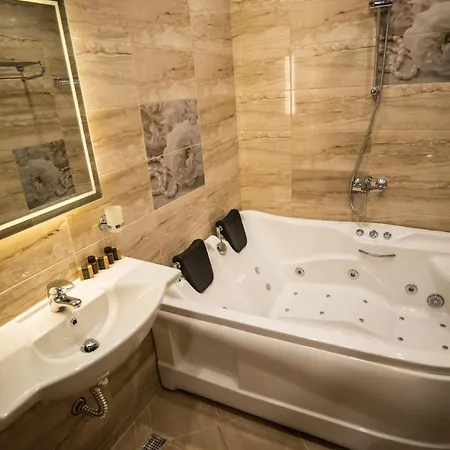 Kompleks Raiski Kat 3*