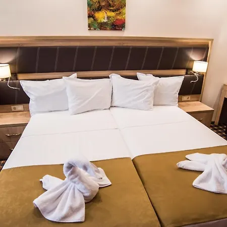 Kompleks Raiski Kat 3*