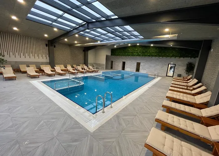 Kompleks Raiski Kat 汽车旅馆 3*