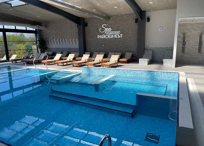 Kompleks Raiski Kat 汽车旅馆 季米特洛夫格勒