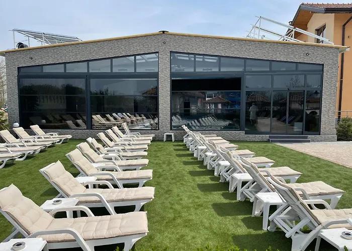 Kompleks Raiski Kat 汽车旅馆 季米特洛夫格勒