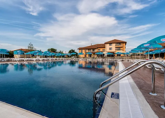 Kompleks Raiski Kat 汽车旅馆 3*