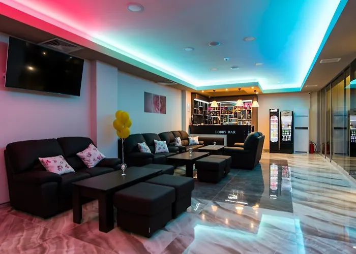 Kompleks Raiski Kat 3* 季米特洛夫格勒