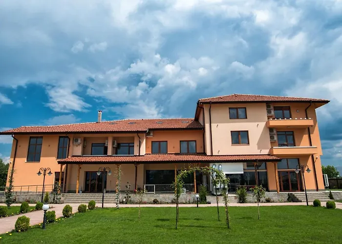 Kompleks Raiski Kat 汽车旅馆 季米特洛夫格勒