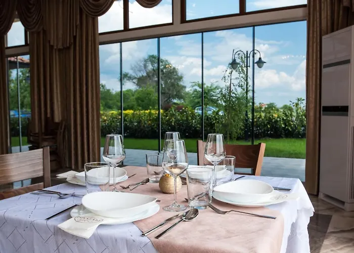 Kompleks Raiski Kat 汽车旅馆 3*