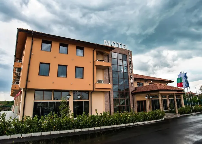 Kompleks Raiski Kat 汽车旅馆