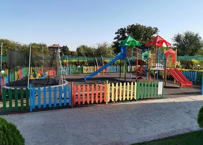 Kompleks Raiski Kat 3* Димитровград