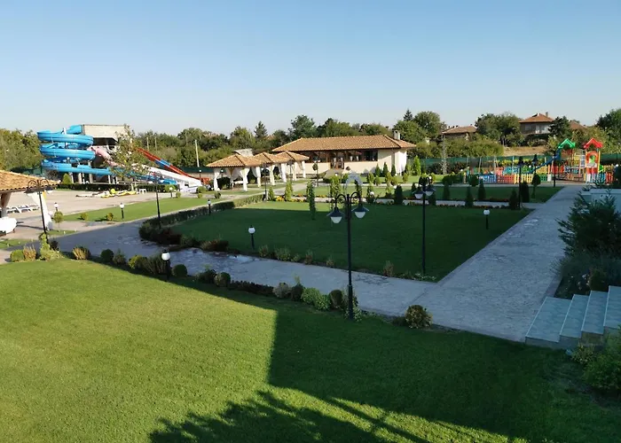 Kompleks Raiski Kat 3* 季米特洛夫格勒